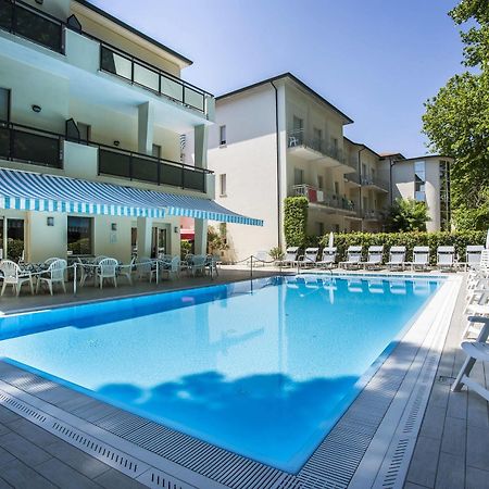 Hotel Athena Cervia Buitenkant foto