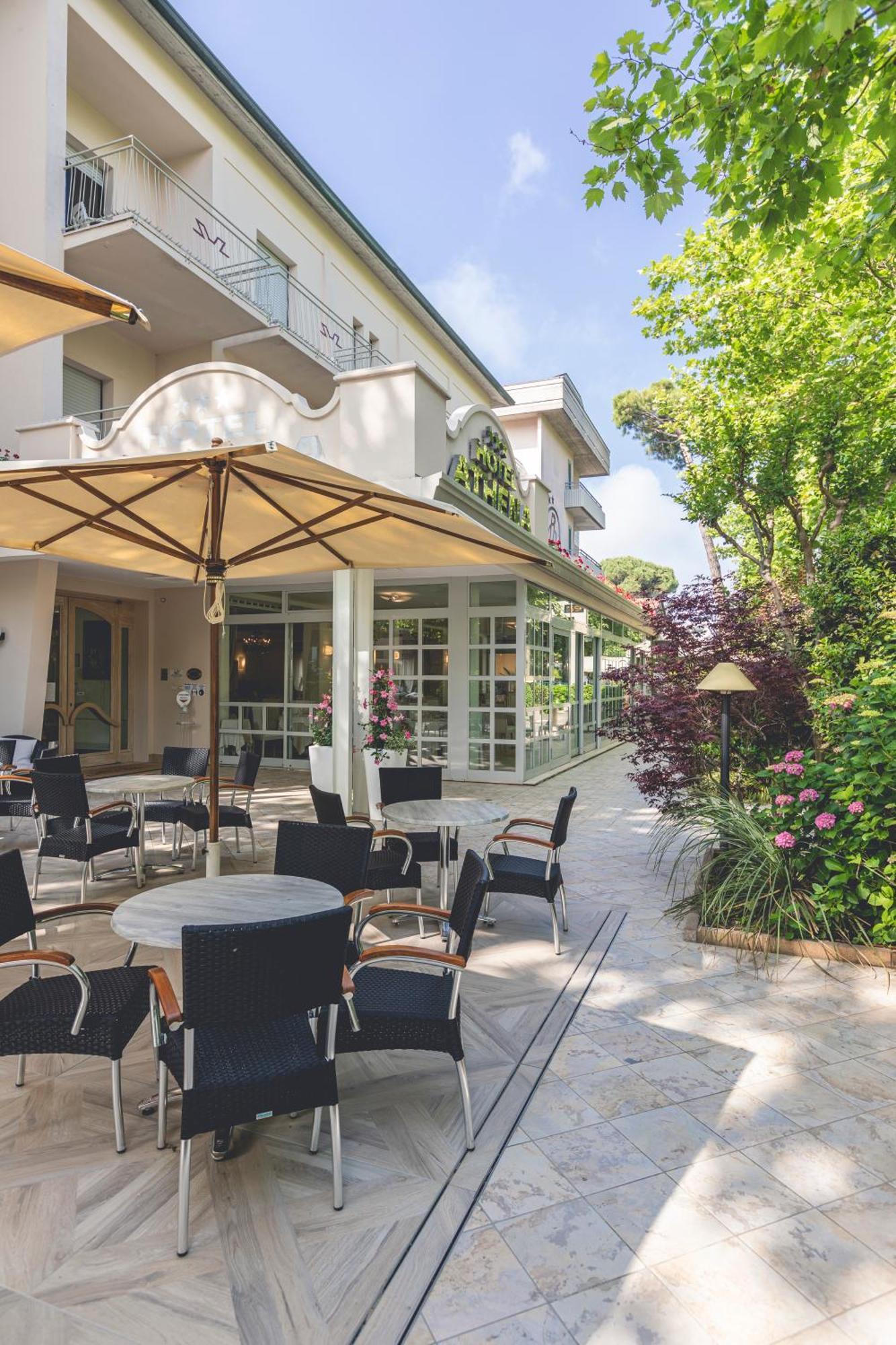 Hotel Athena Cervia Buitenkant foto