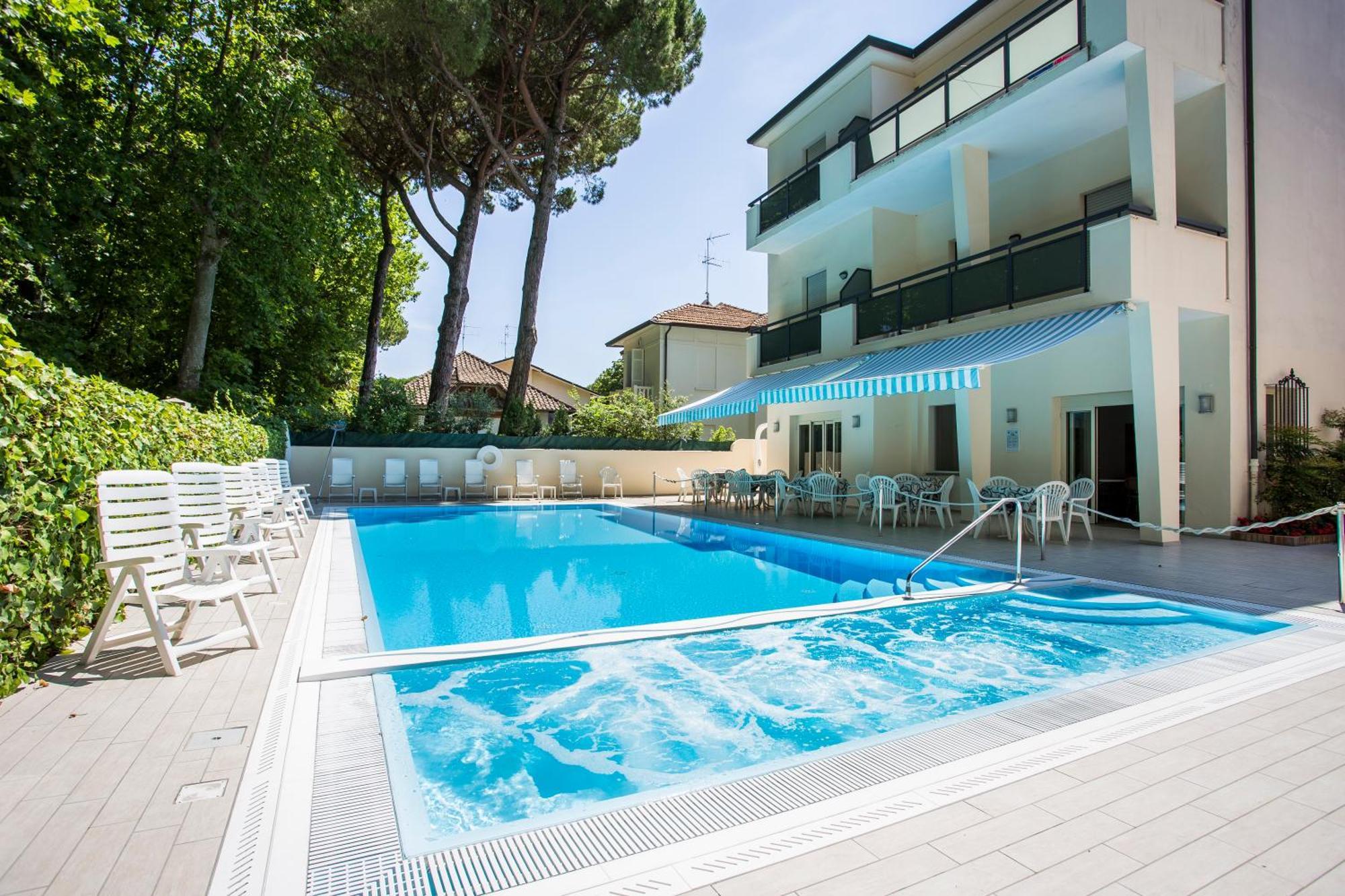 Hotel Athena Cervia Buitenkant foto