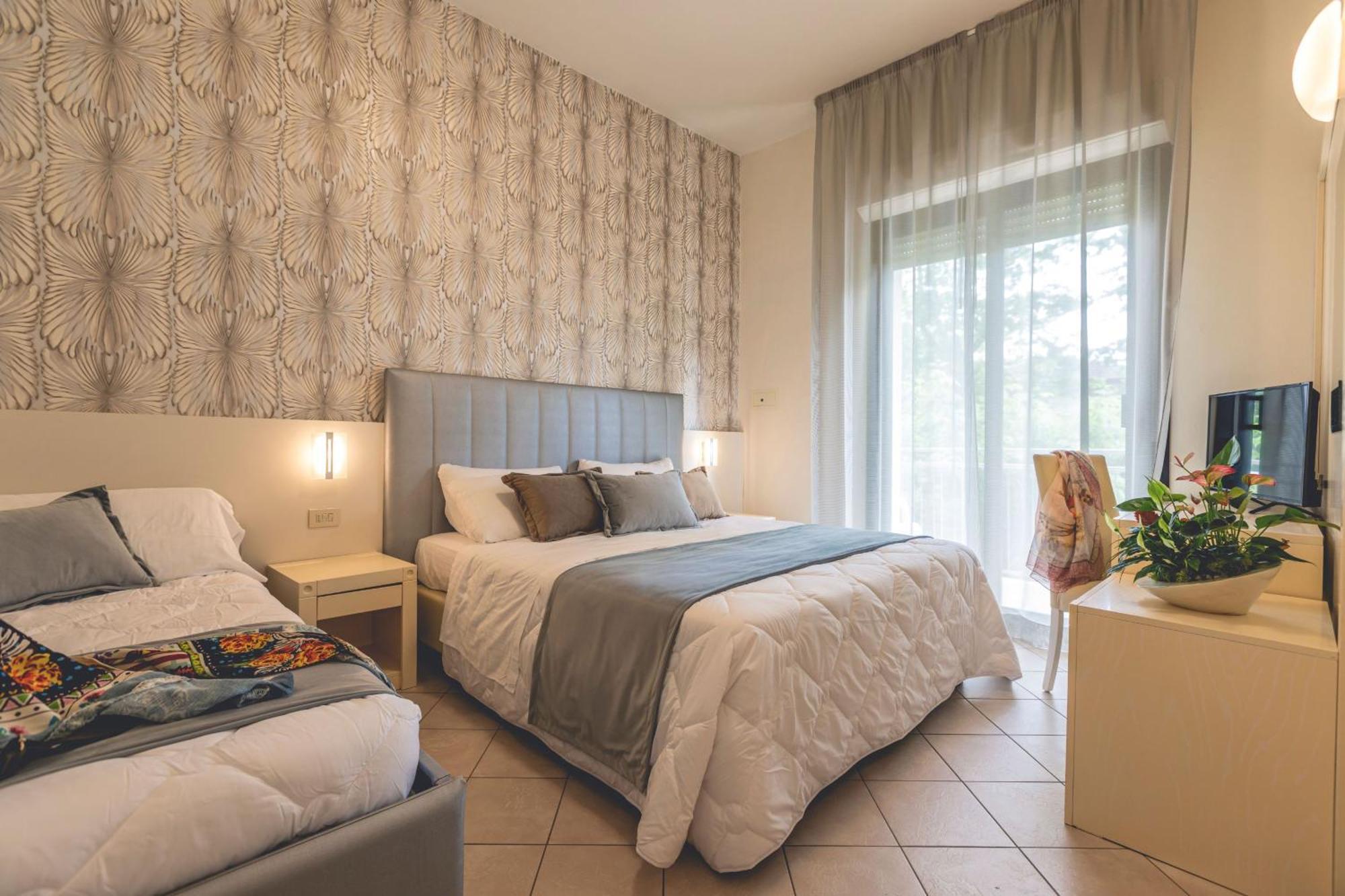 Hotel Athena Cervia Buitenkant foto