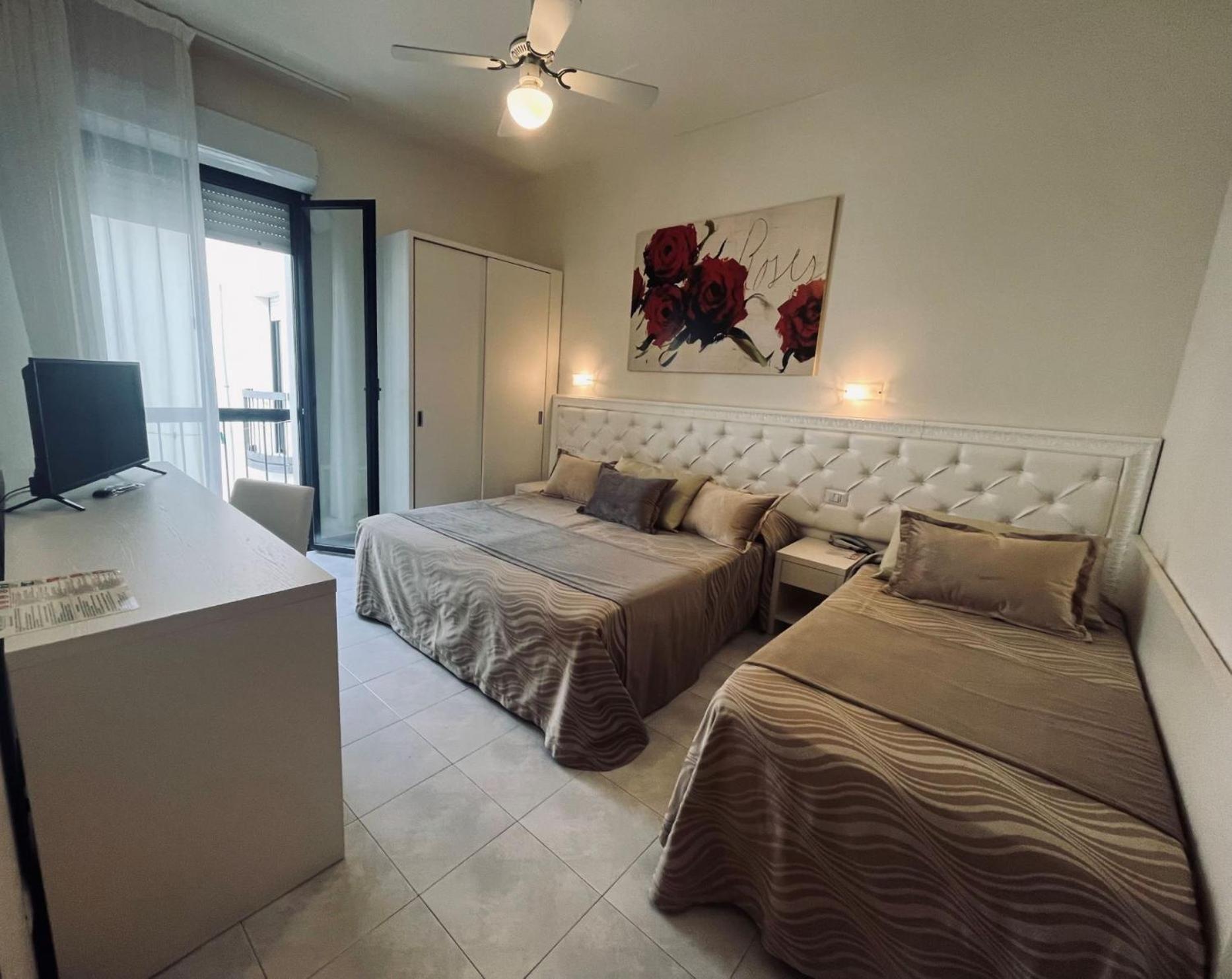 Hotel Athena Cervia Buitenkant foto