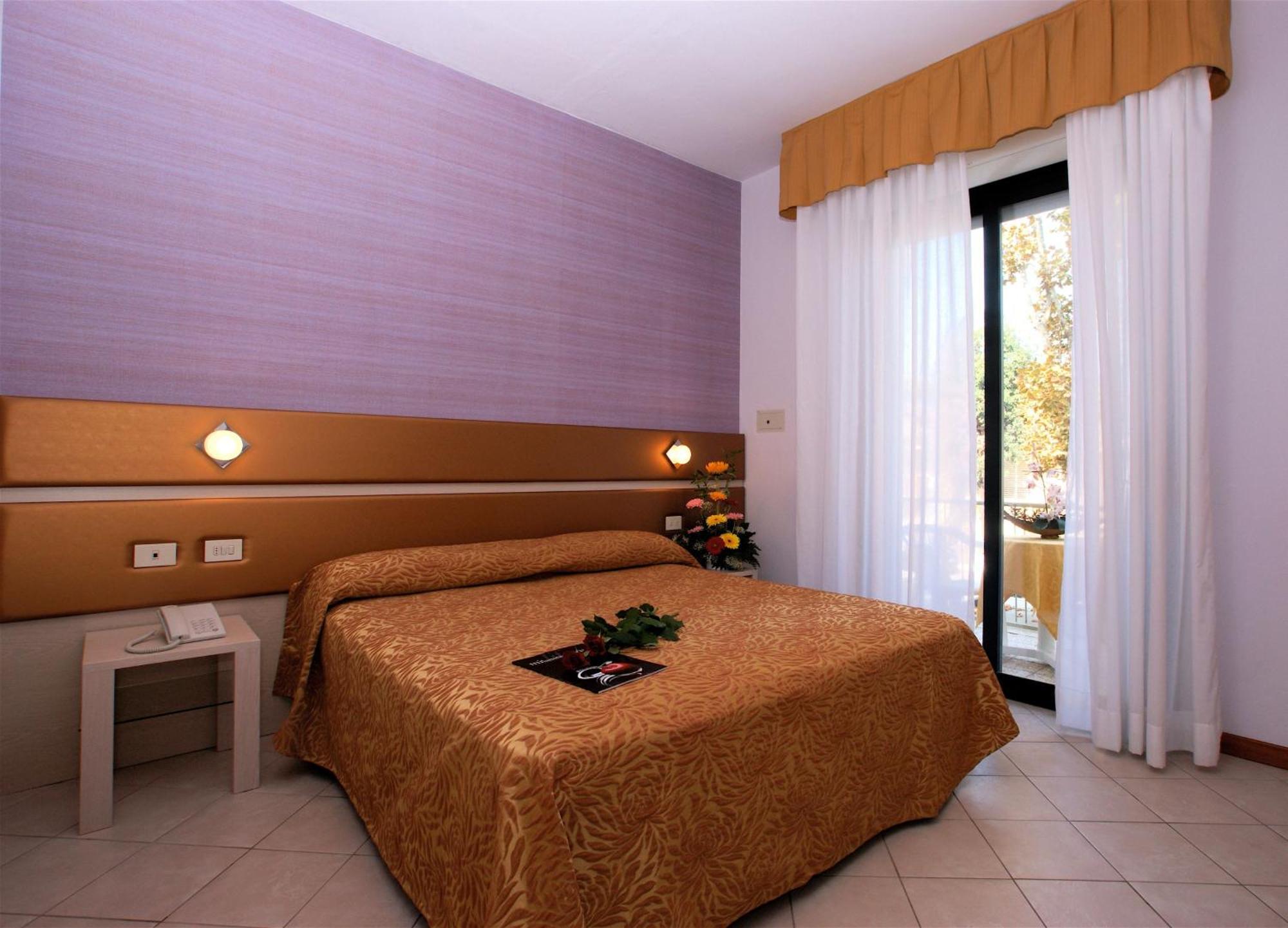 Hotel Athena Cervia Buitenkant foto
