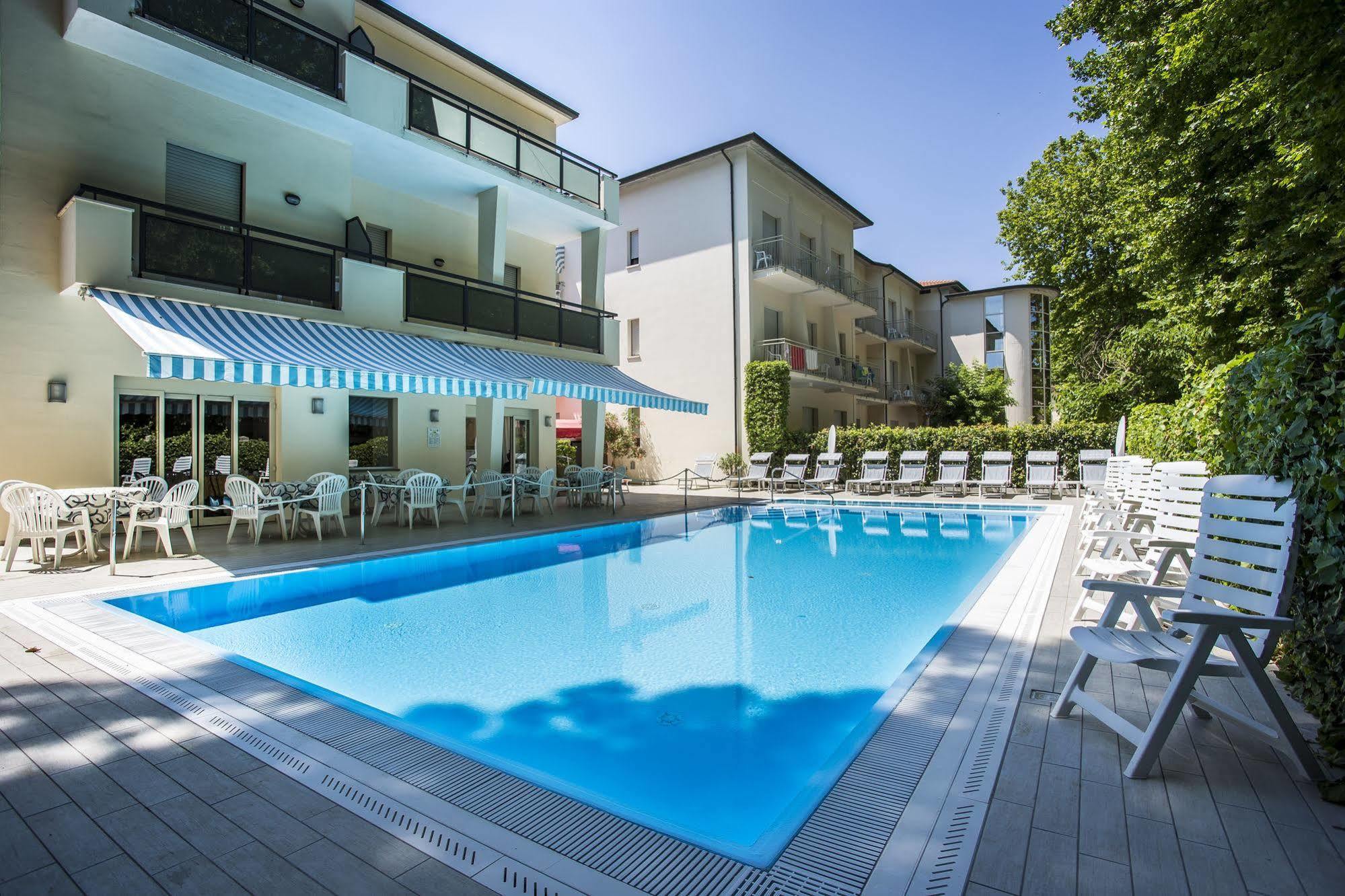 Hotel Athena Cervia Buitenkant foto