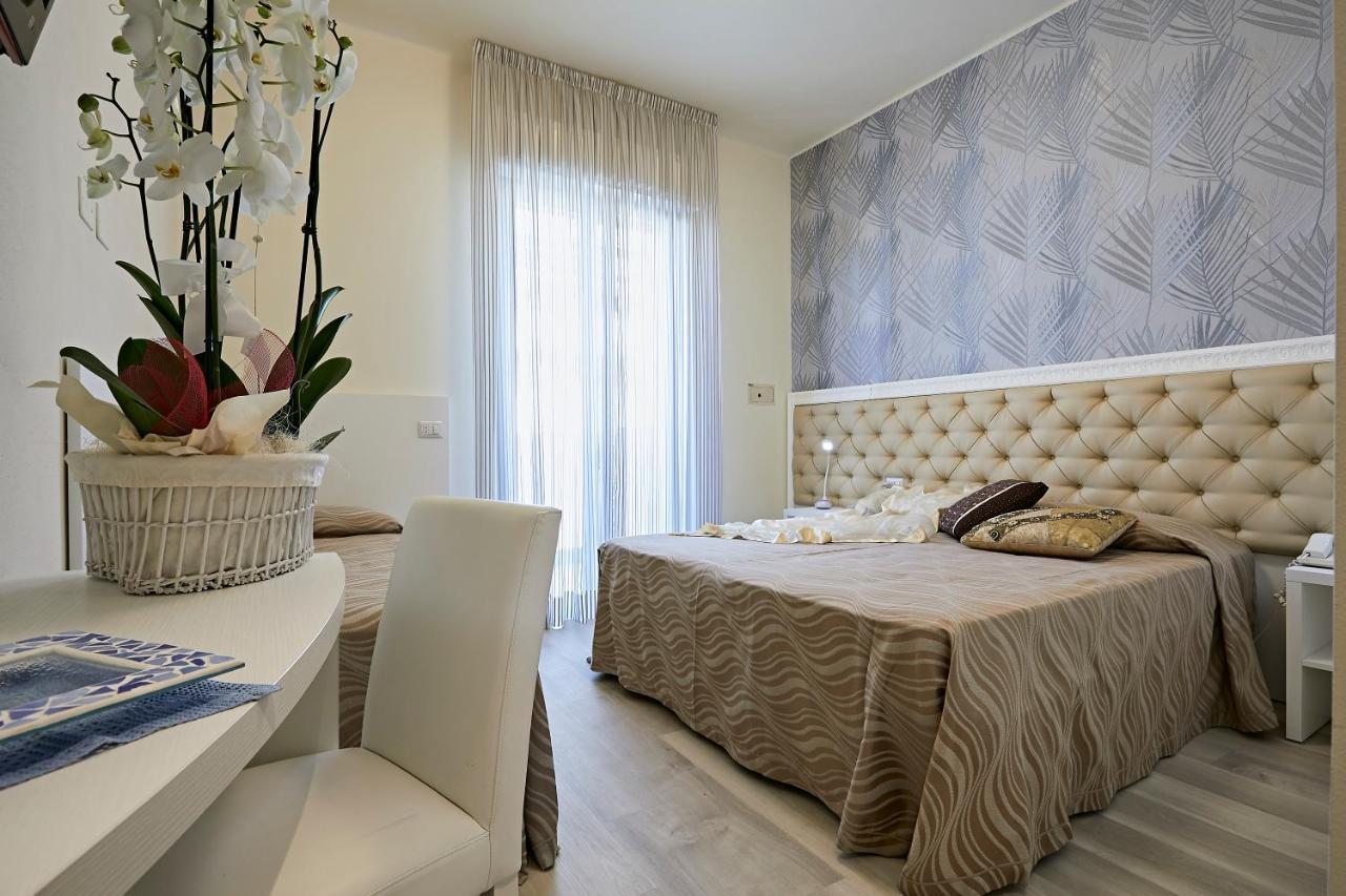 Hotel Athena Cervia Buitenkant foto